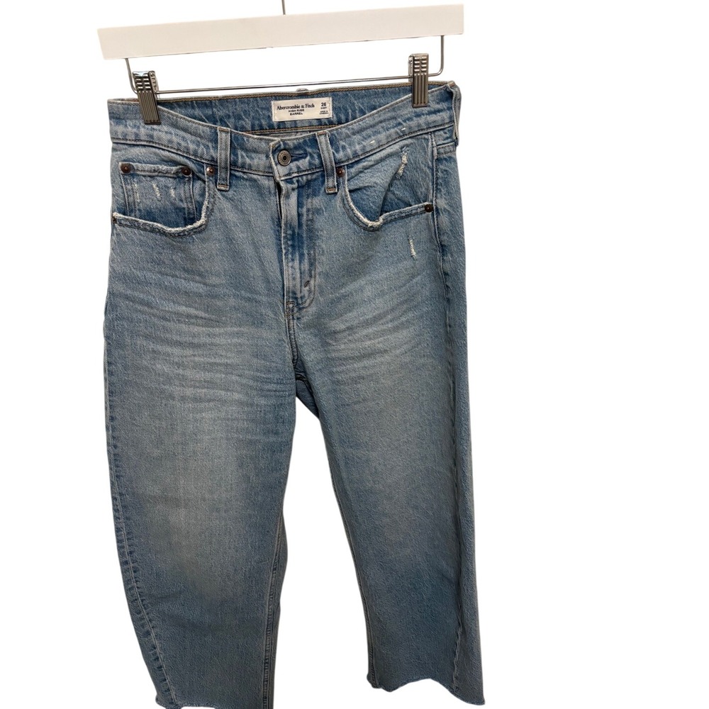 Abercrombie & Fitch High Rise Barrel Jeans Light Wash Distressed Raw Hem 26S